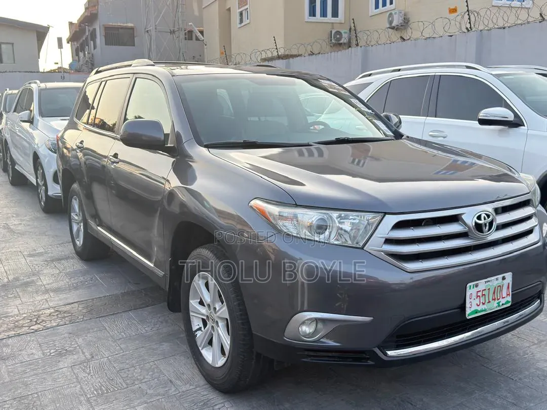 Toyota Highlander Limited 3.5l 4WD 2013 Gray