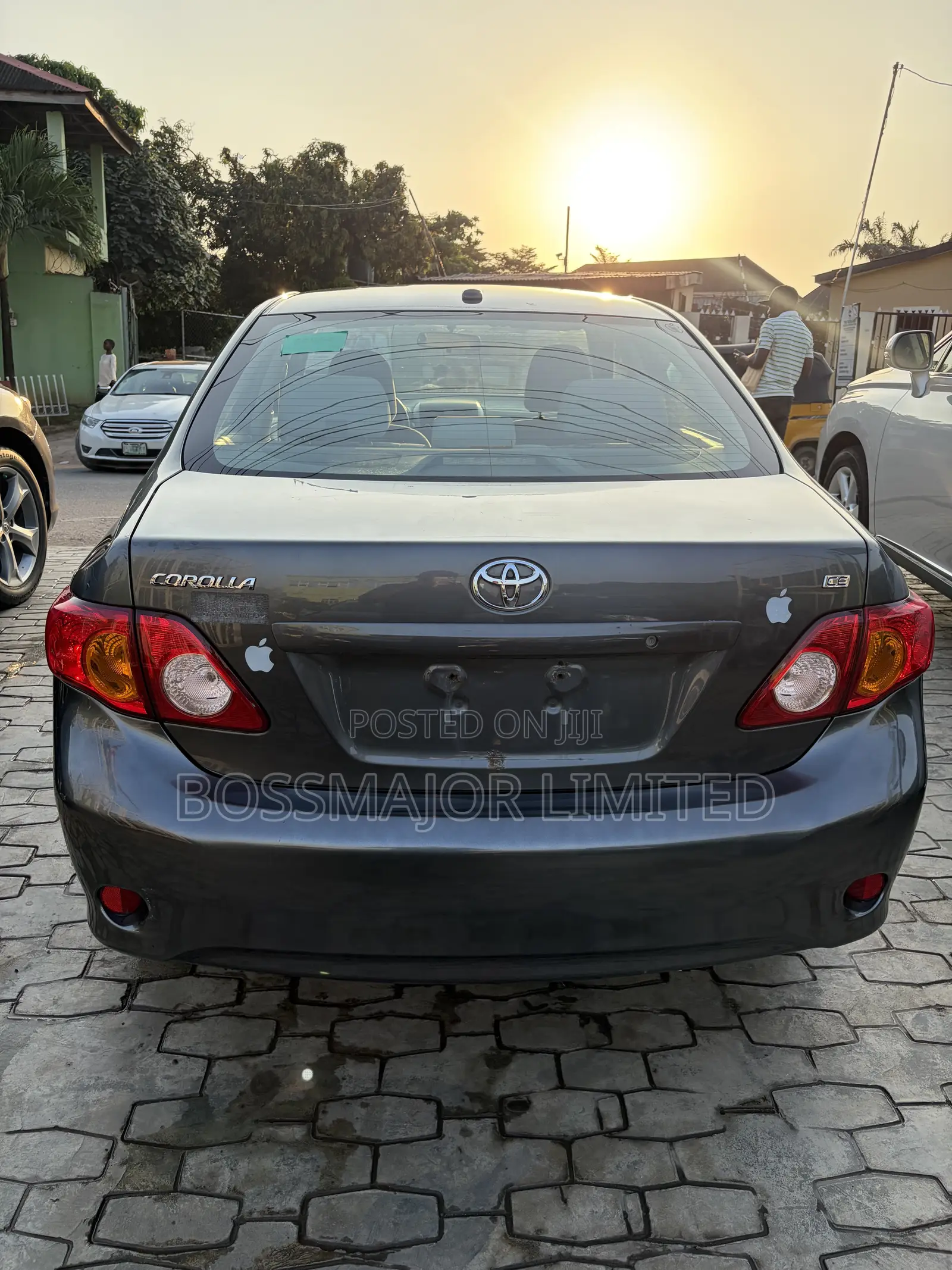 Toyota Corolla LE 4dr Sedan (1.8L 4cyl 4A) 2010 Gray
