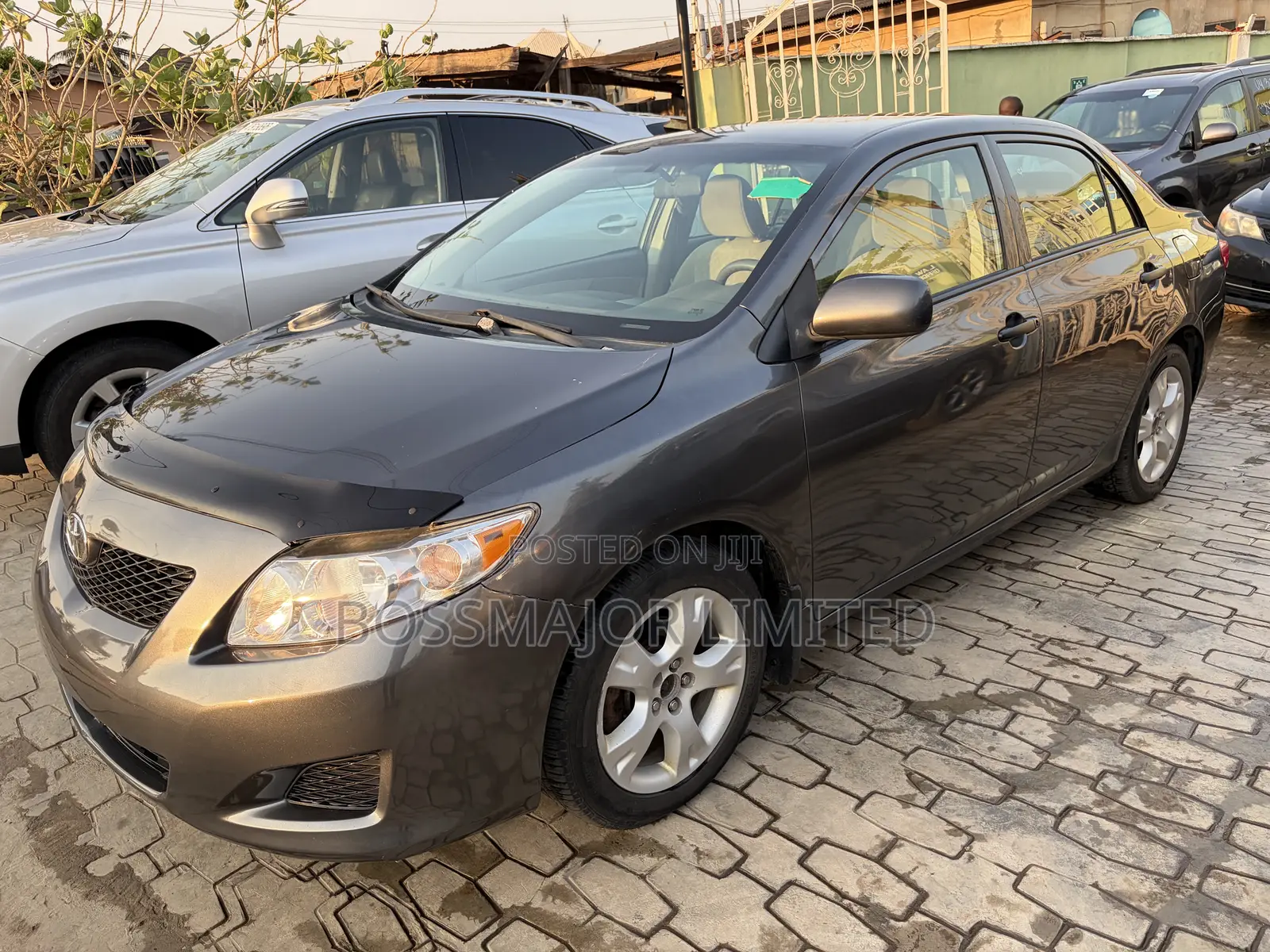 Toyota Corolla LE 4dr Sedan (1.8L 4cyl 4A) 2010 Gray