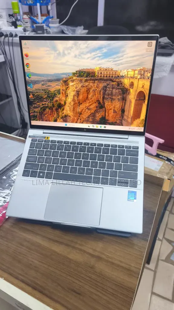 Laptop HP Dragonfly G3 32GB Intel Core i7 SSD 512GB