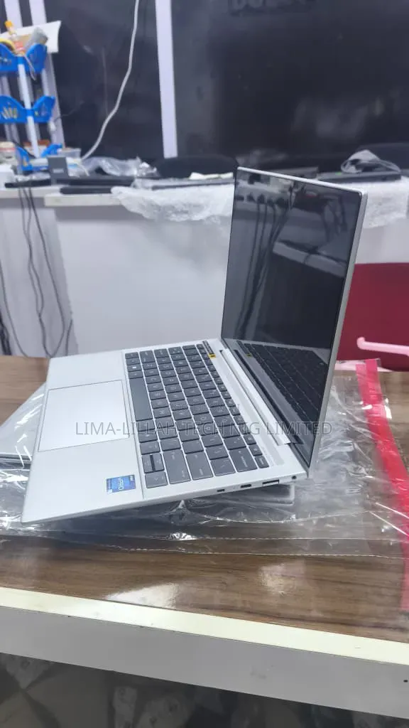 Laptop HP Dragonfly G3 32GB Intel Core i7 SSD 512GB
