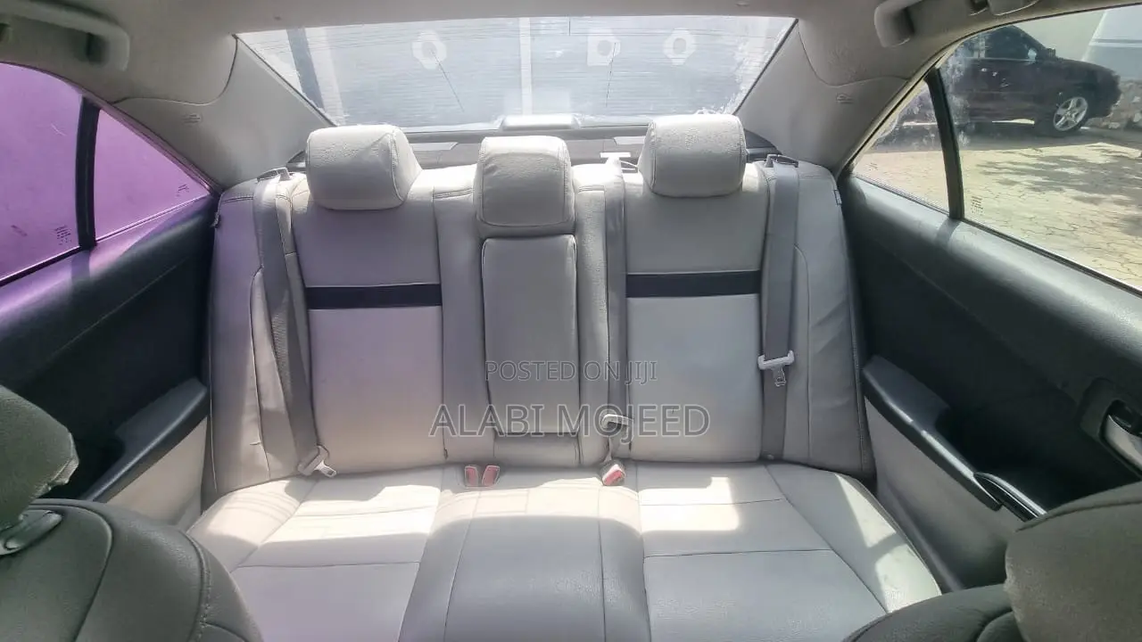 Toyota Camry LE 4dr Sedan (2.5L 4cyl 6A) 2014 Silver