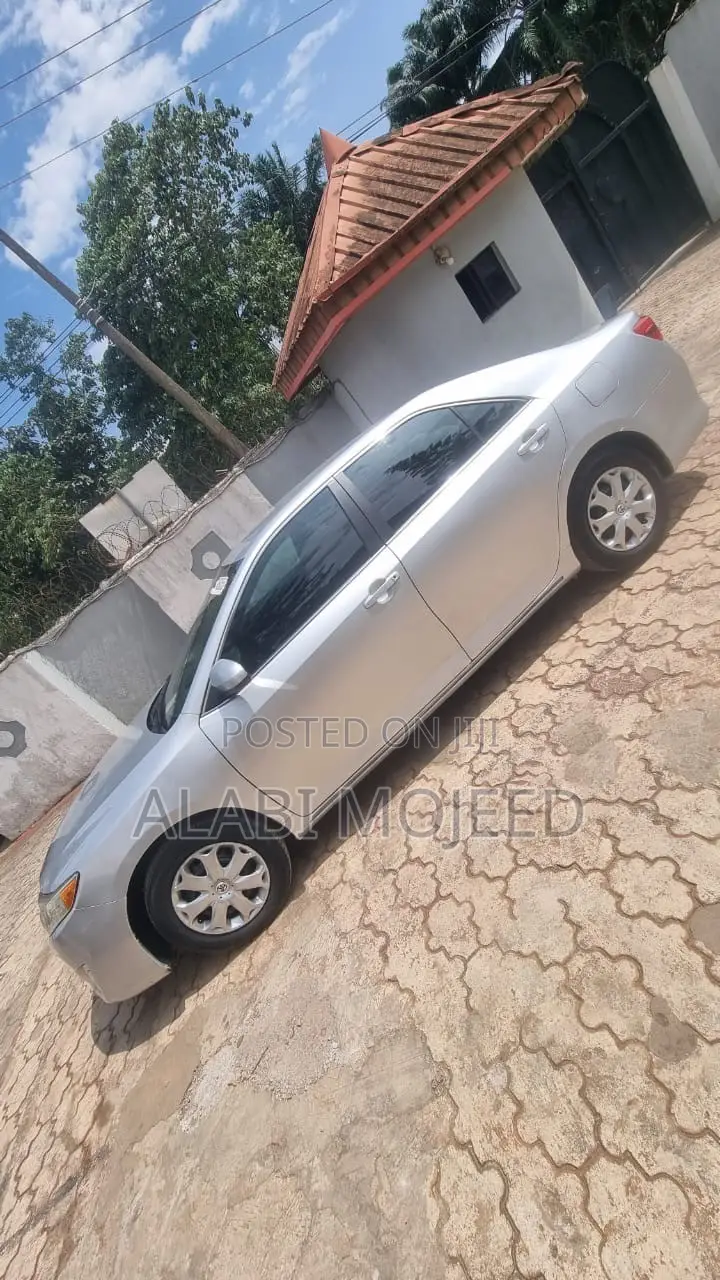 Toyota Camry LE 4dr Sedan (2.5L 4cyl 6A) 2014 Silver