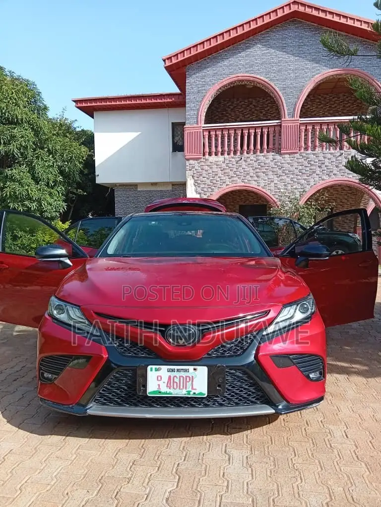 Toyota Camry 2020 Red