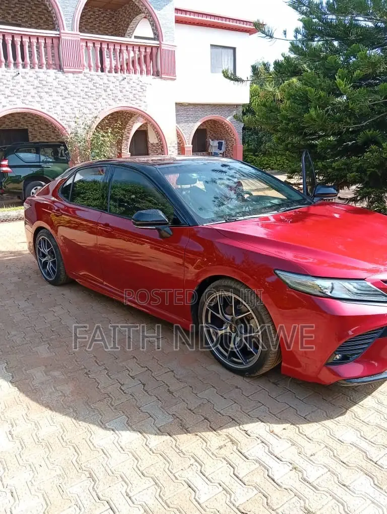 Toyota Camry 2020 Red