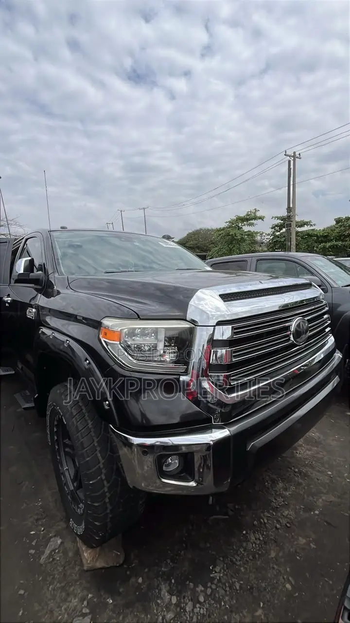 Toyota Tundra 2019 Black