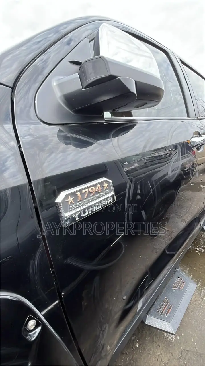 Toyota Tundra 2019 Black