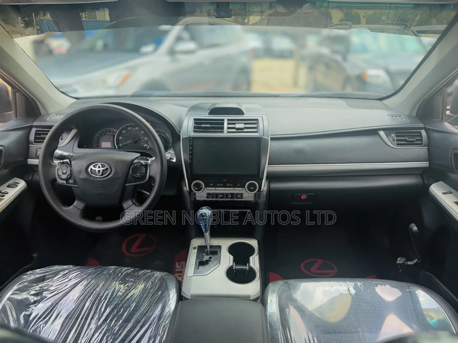 Toyota Camry SE Sport 4dr Sedan w/Prod. End 11/13 (2.5L 4cyl 6A) 2014