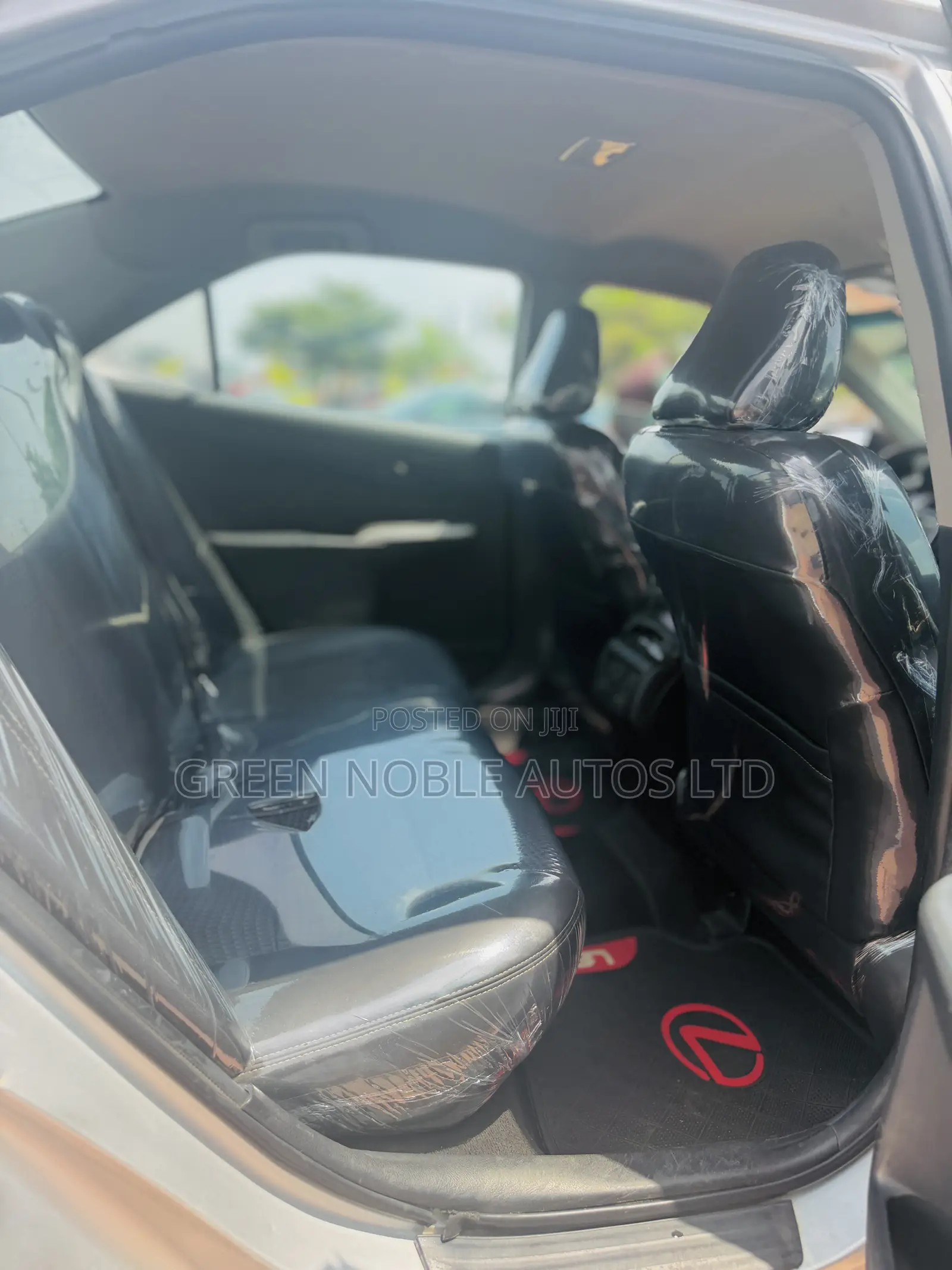 Toyota Camry SE Sport 4dr Sedan w/Prod. End 11/13 (2.5L 4cyl 6A) 2014