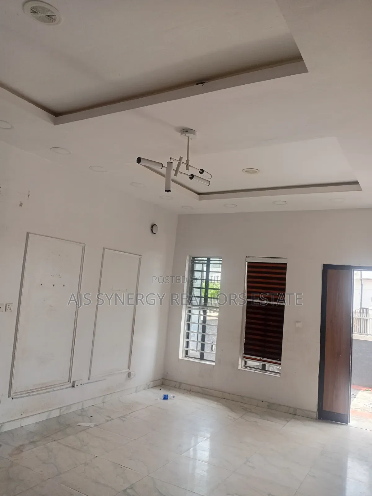 4bdrm Duplex in Lekki Expressway for sale