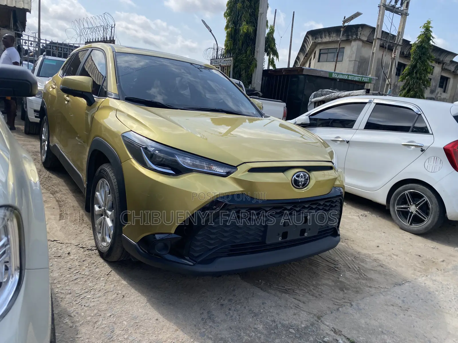 Toyota Frontlander 2.0 Petrol FWD 2024 Gold