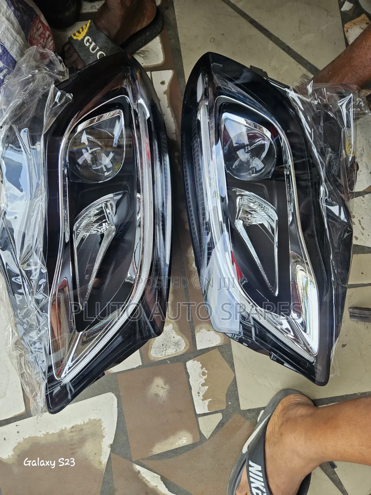 Upgrade From Non Charge to Single Charger Gla 250 Headlights