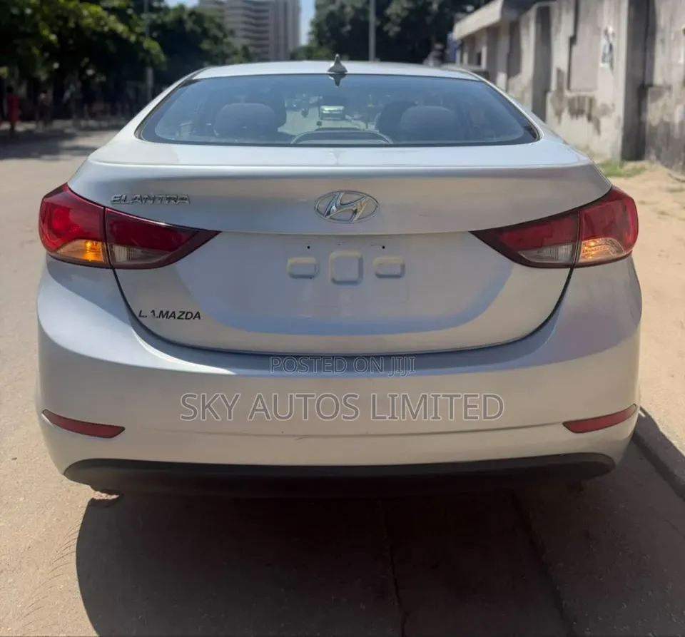 Hyundai Elantra Value Edition Sedan FWD (1.8L 4cyl 6A) 2016 Silver