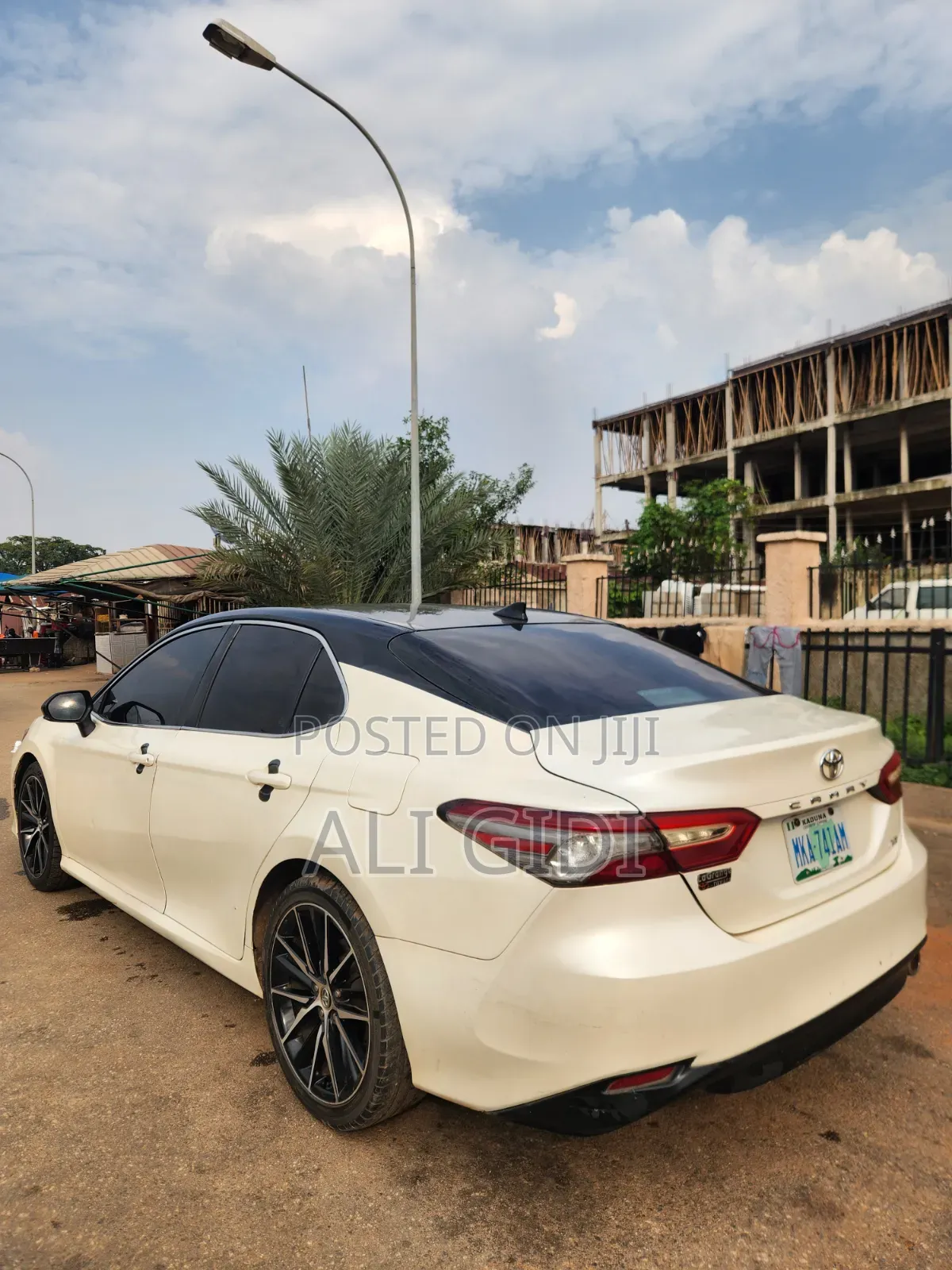 Toyota Camry LE 2021 White