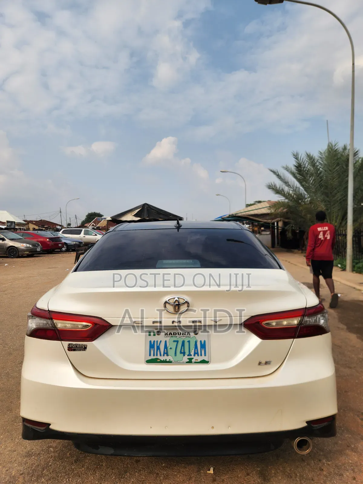Toyota Camry LE 2021 White