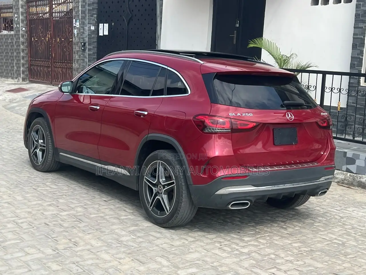 Mercedes-Benz GLA 250 2021 Red
