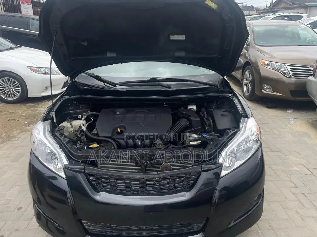 Toyota Matrix L Hatchback FWD (1.8L 4cyl) 2014 Black
