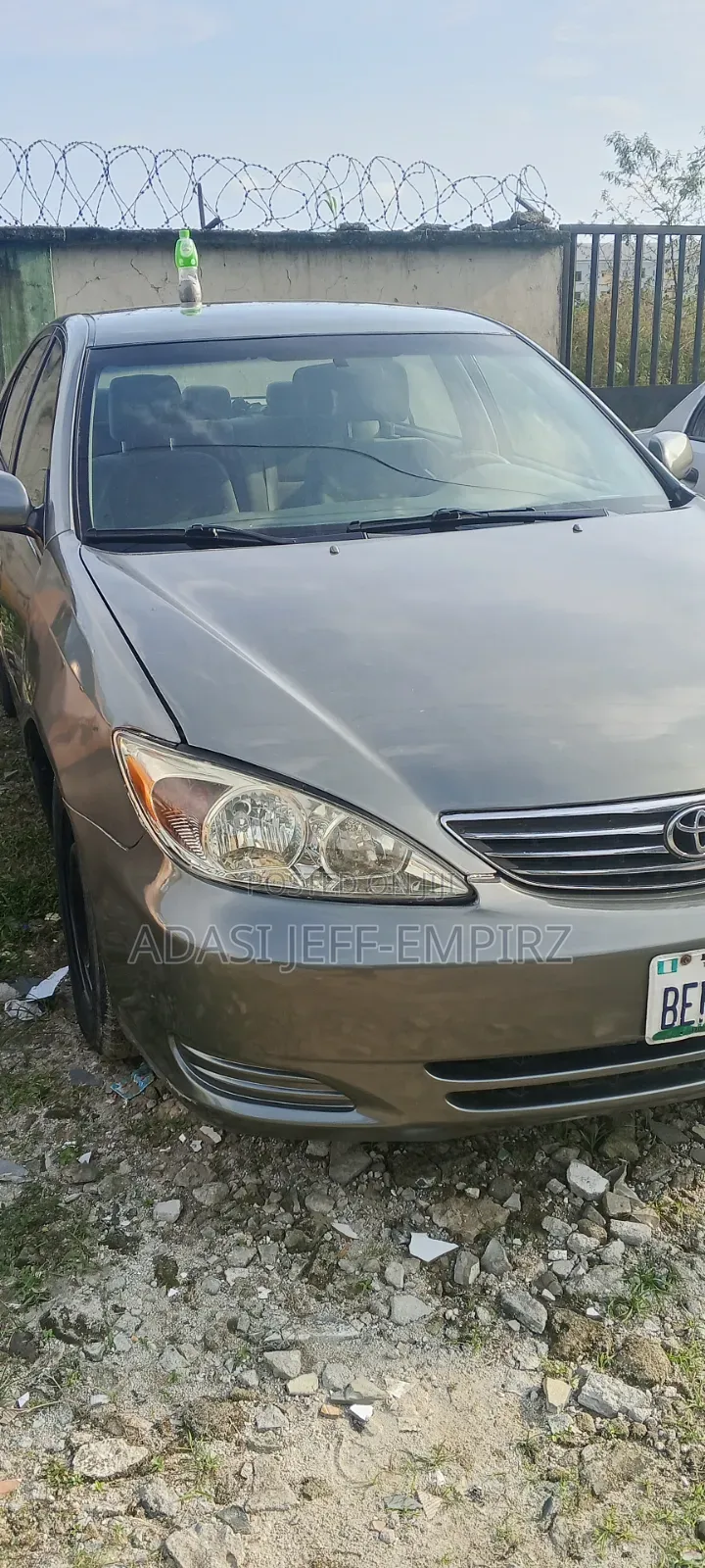 Toyota Camry 2005 Gray