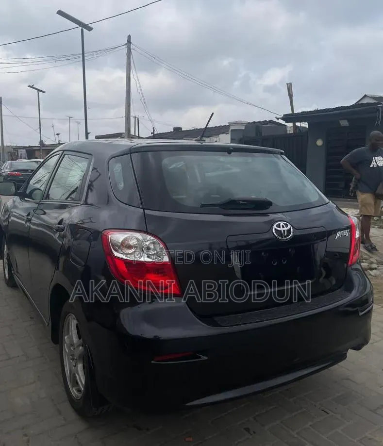 Toyota Matrix L Hatchback FWD (1.8L 4cyl) 2014 Black