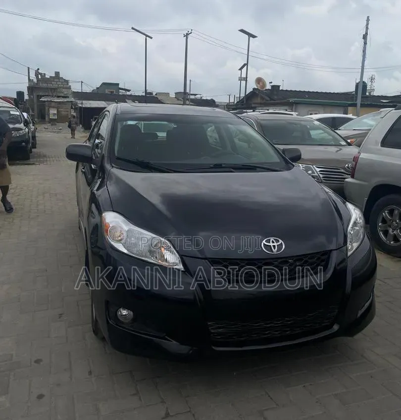 Toyota Matrix L Hatchback FWD (1.8L 4cyl) 2014 Black