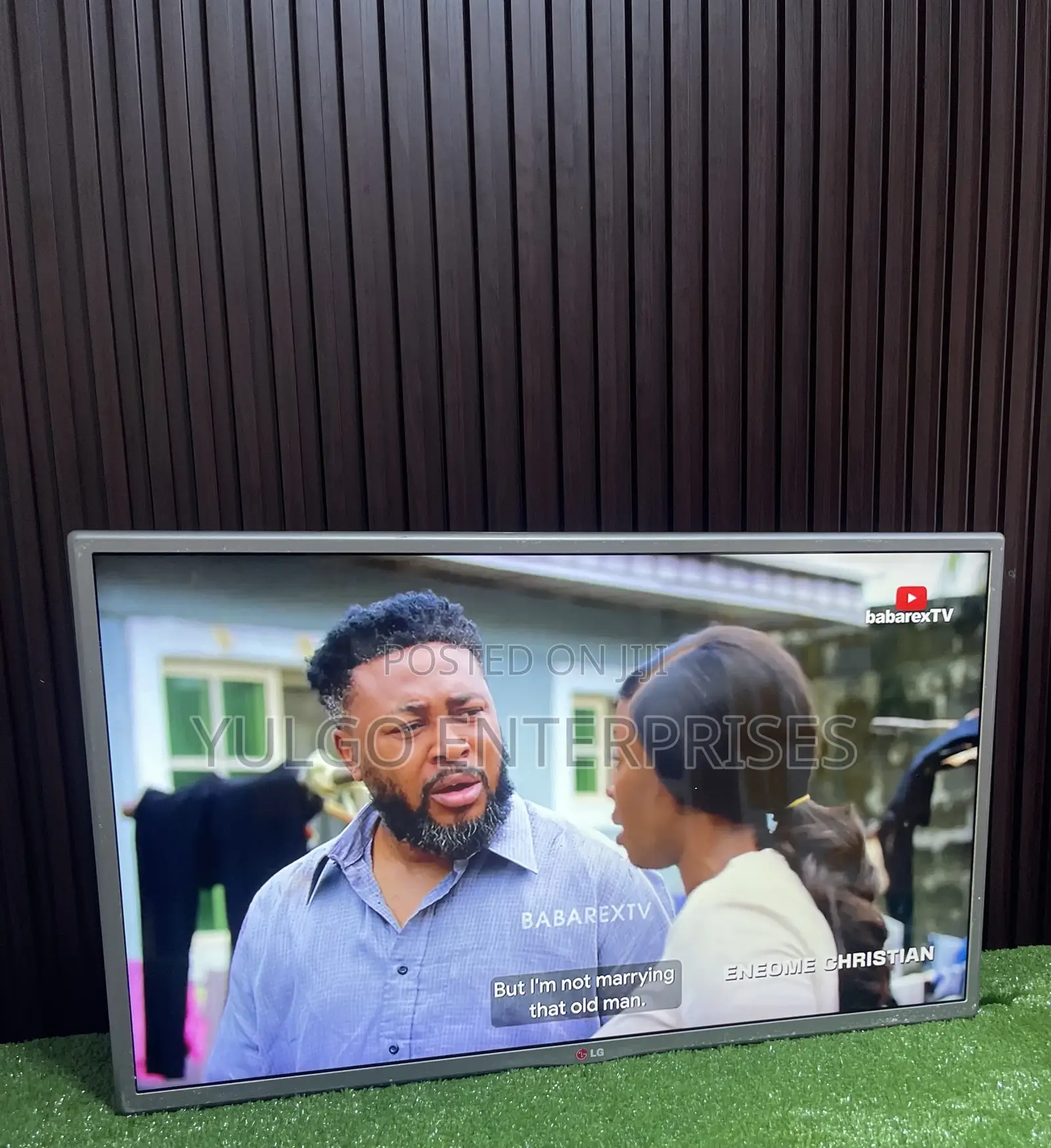 LG 32 Inch LED YouTube TV With Hanger