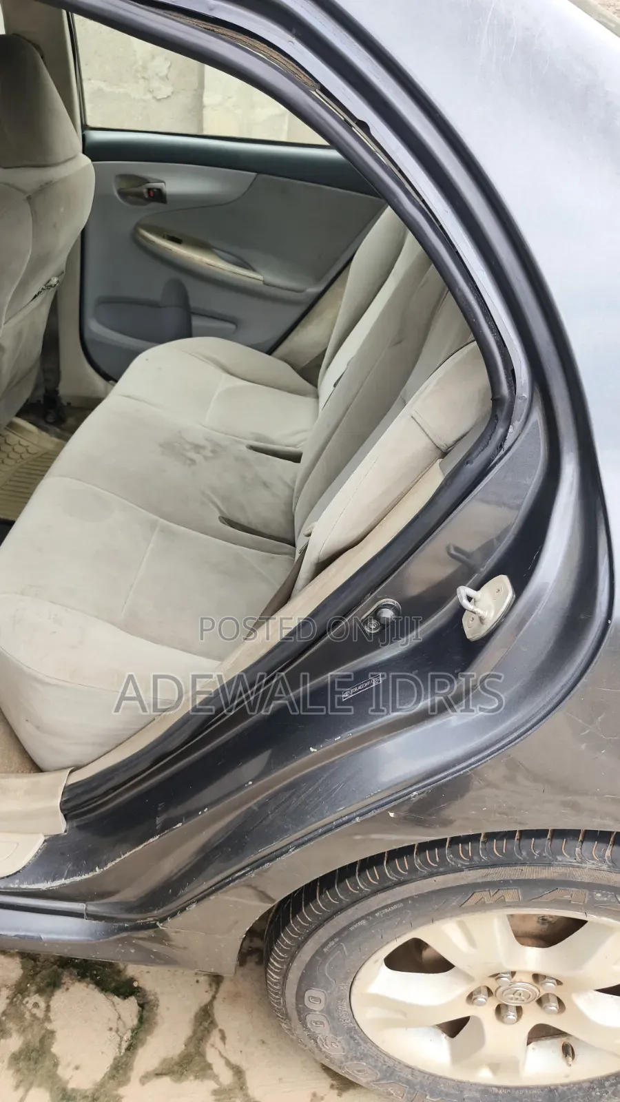 Toyota Corolla Base 4dr Sedan (1.8L 4cyl 5M) 2010 Gray