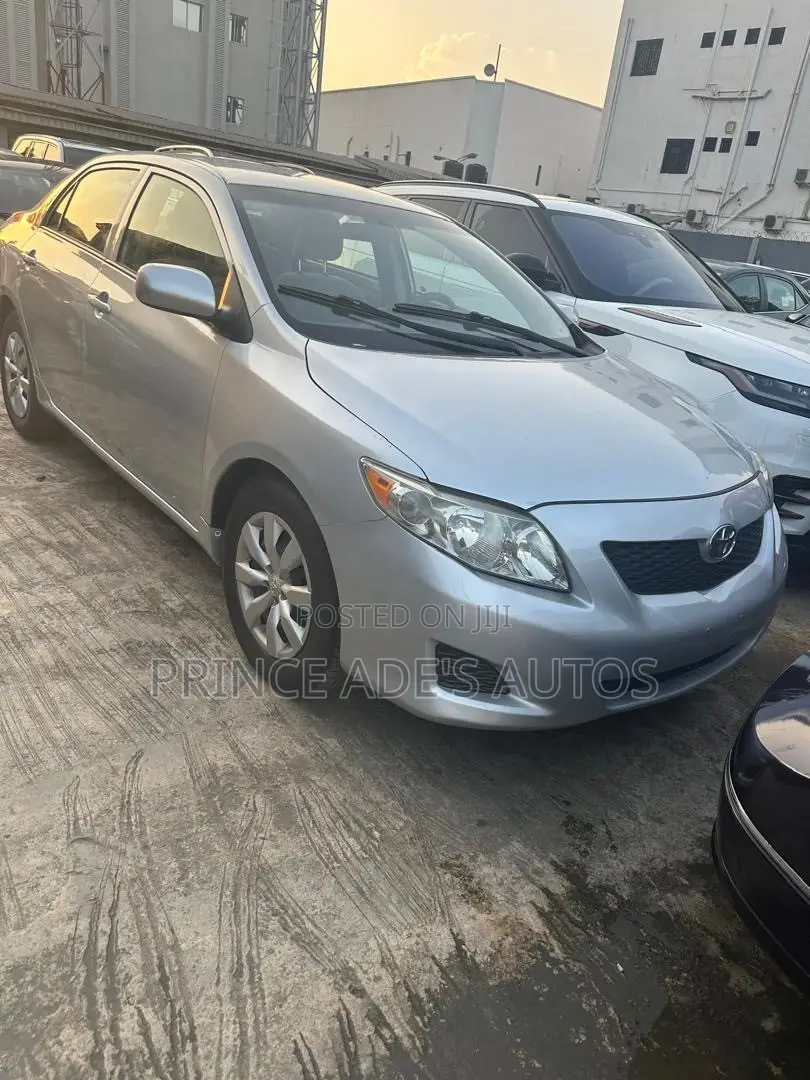 Toyota Corolla 2010 Silver