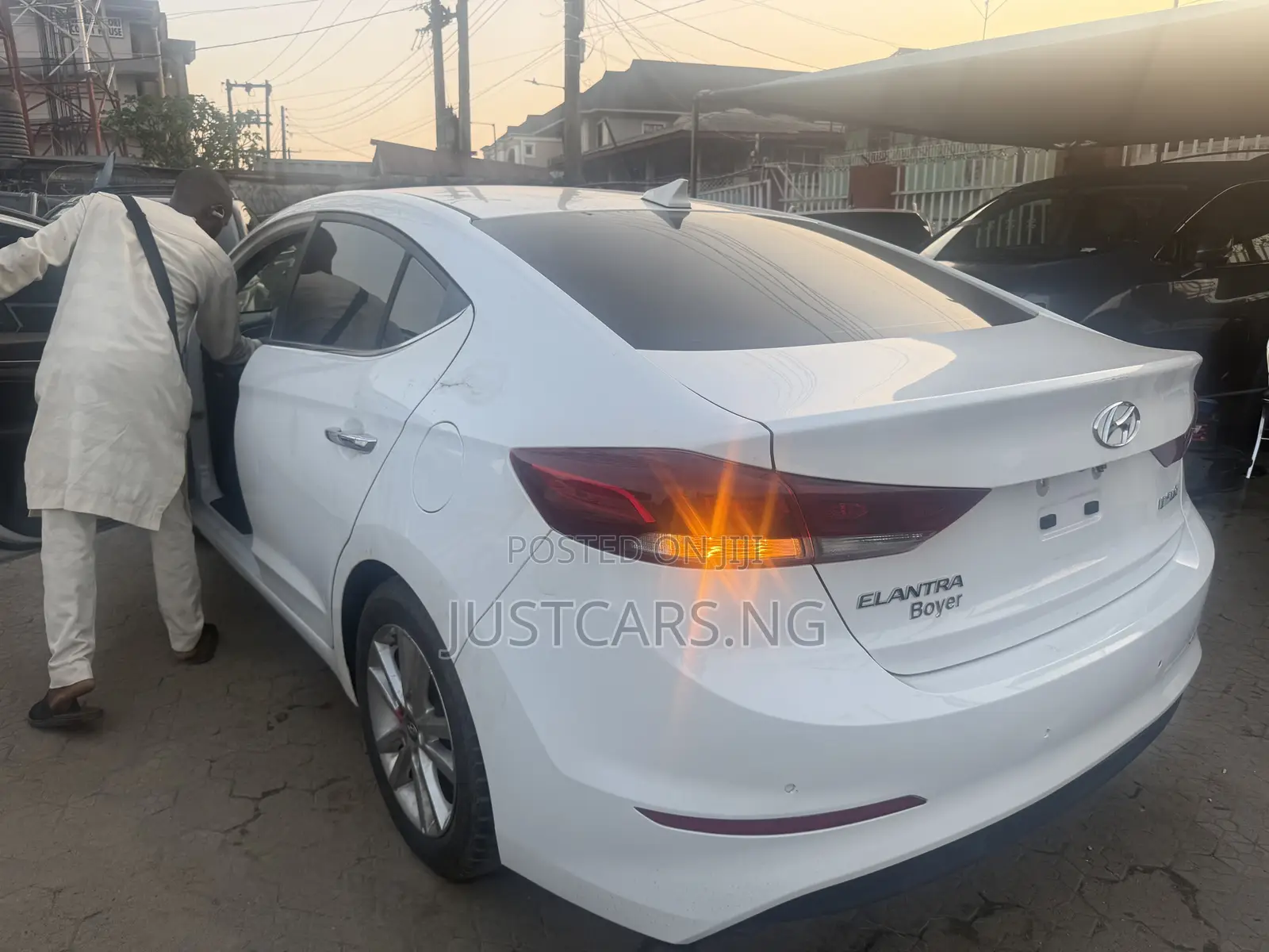 Hyundai Elantra 2017 White