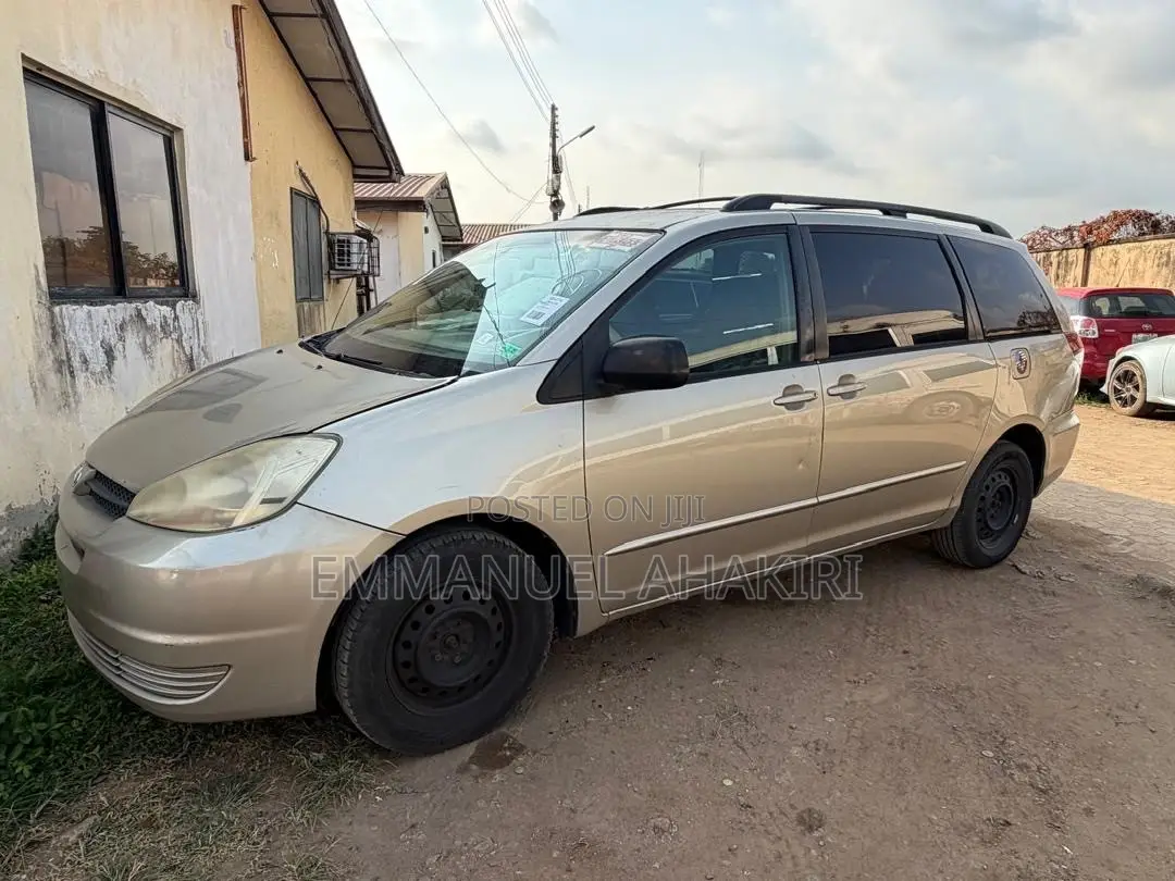 Toyota Sienna 2005 Gold