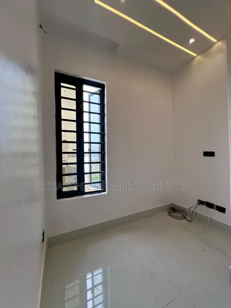 3bdrm Duplex in Off Lekki-Epe Expressway for sale