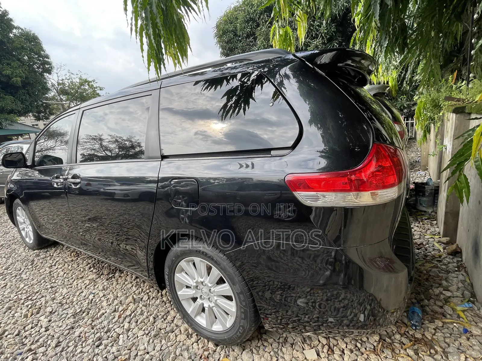 Toyota Sienna LE AWD 7-Passenger 2013 Black