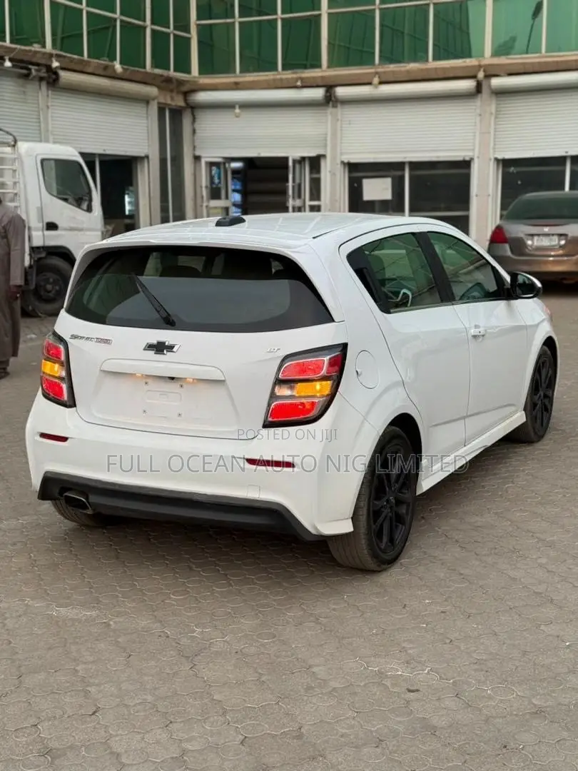Chevrolet Sonic Premier 2018 White
