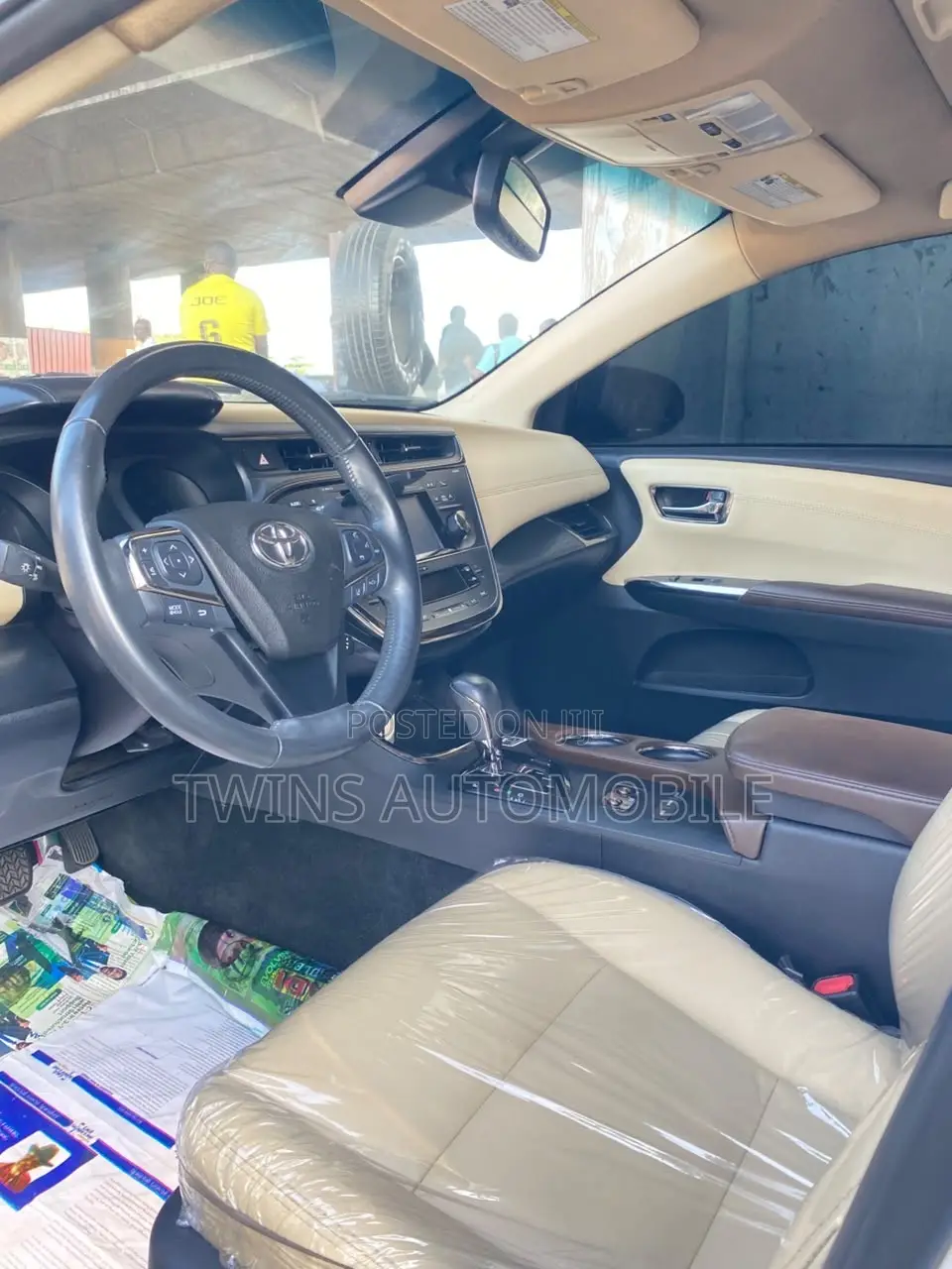Toyota Avalon XLE Touring 4dr Sedan (3.5L 6cyl 6A) 2015 White