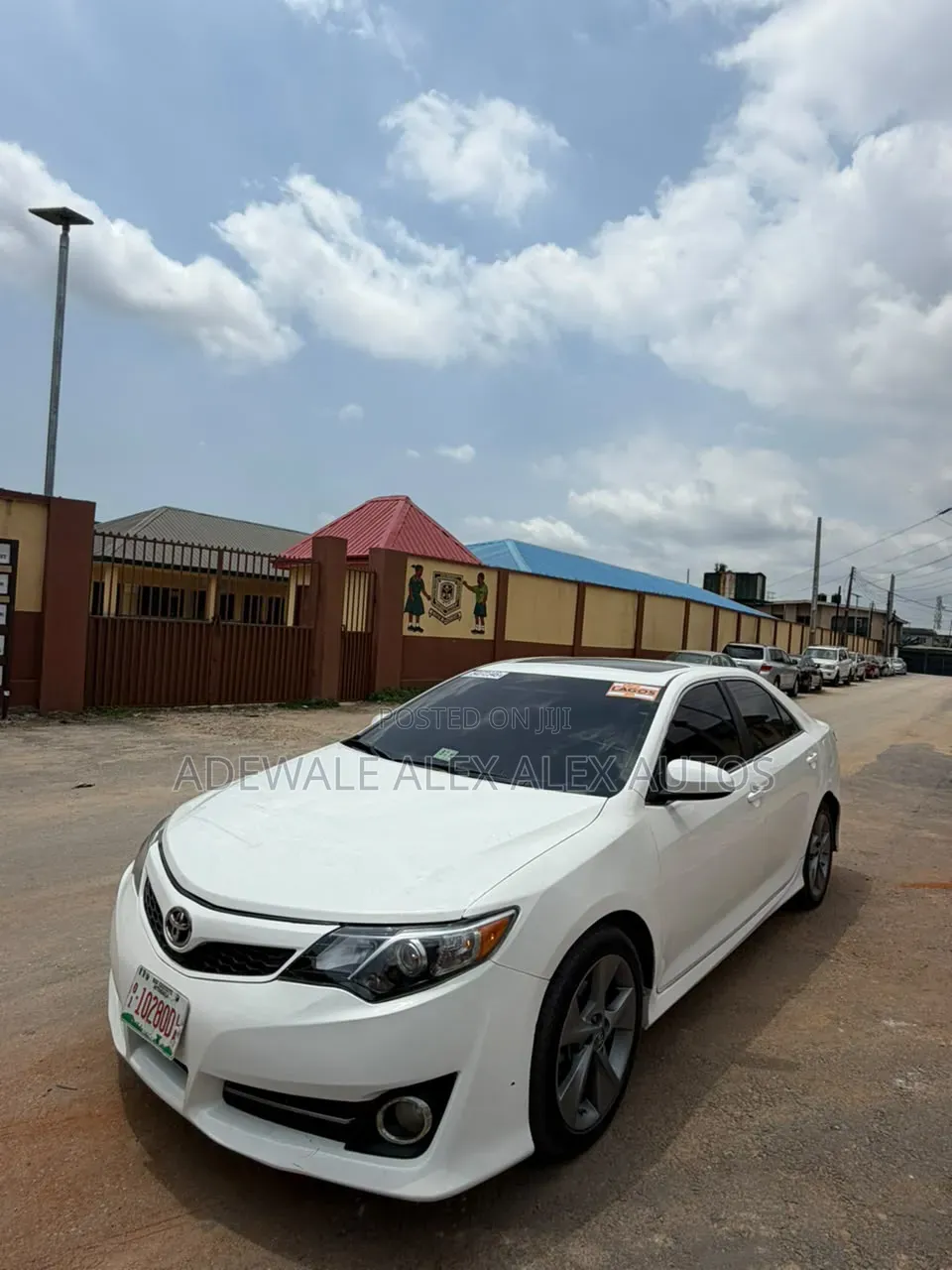 Toyota Camry SE 4dr Sedan (2.5L 4cyl 6A) 2013 White