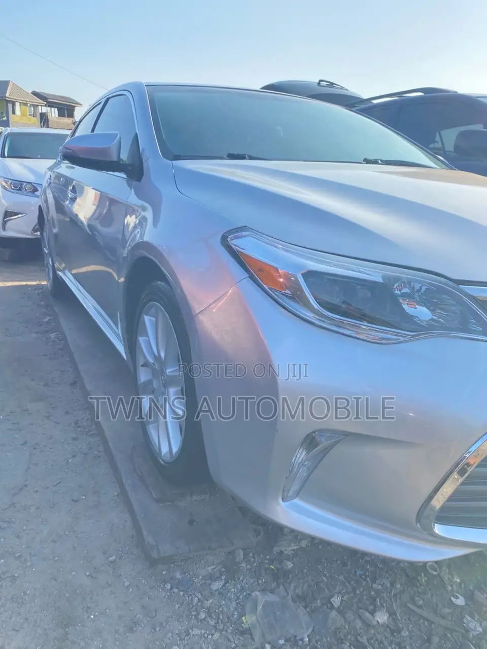 Toyota Avalon Limited 4dr Sedan (3.5L 6cyl 6A) 2015 Silver