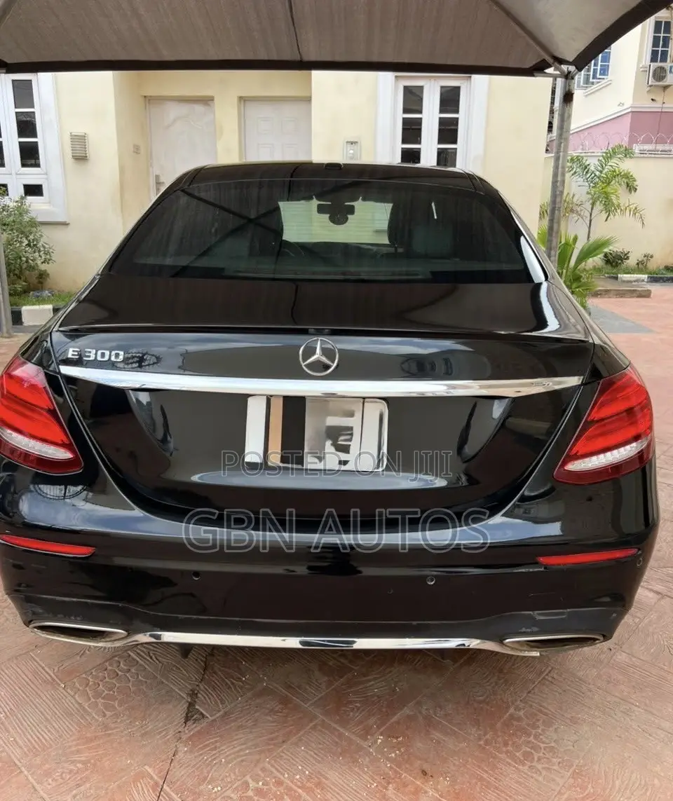 Mercedes-Benz E300 2016 Black