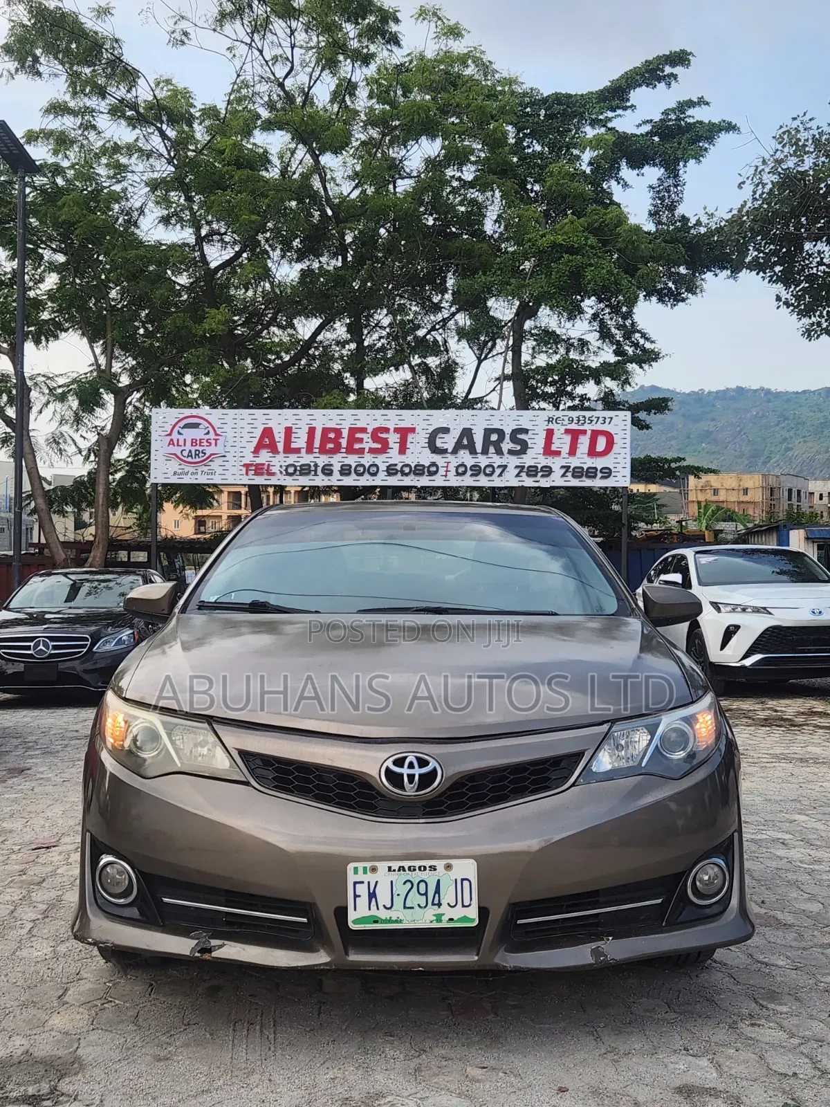 Toyota Camry LE 4dr Sedan (2.5L 4cyl 6A) 2014 Gold
