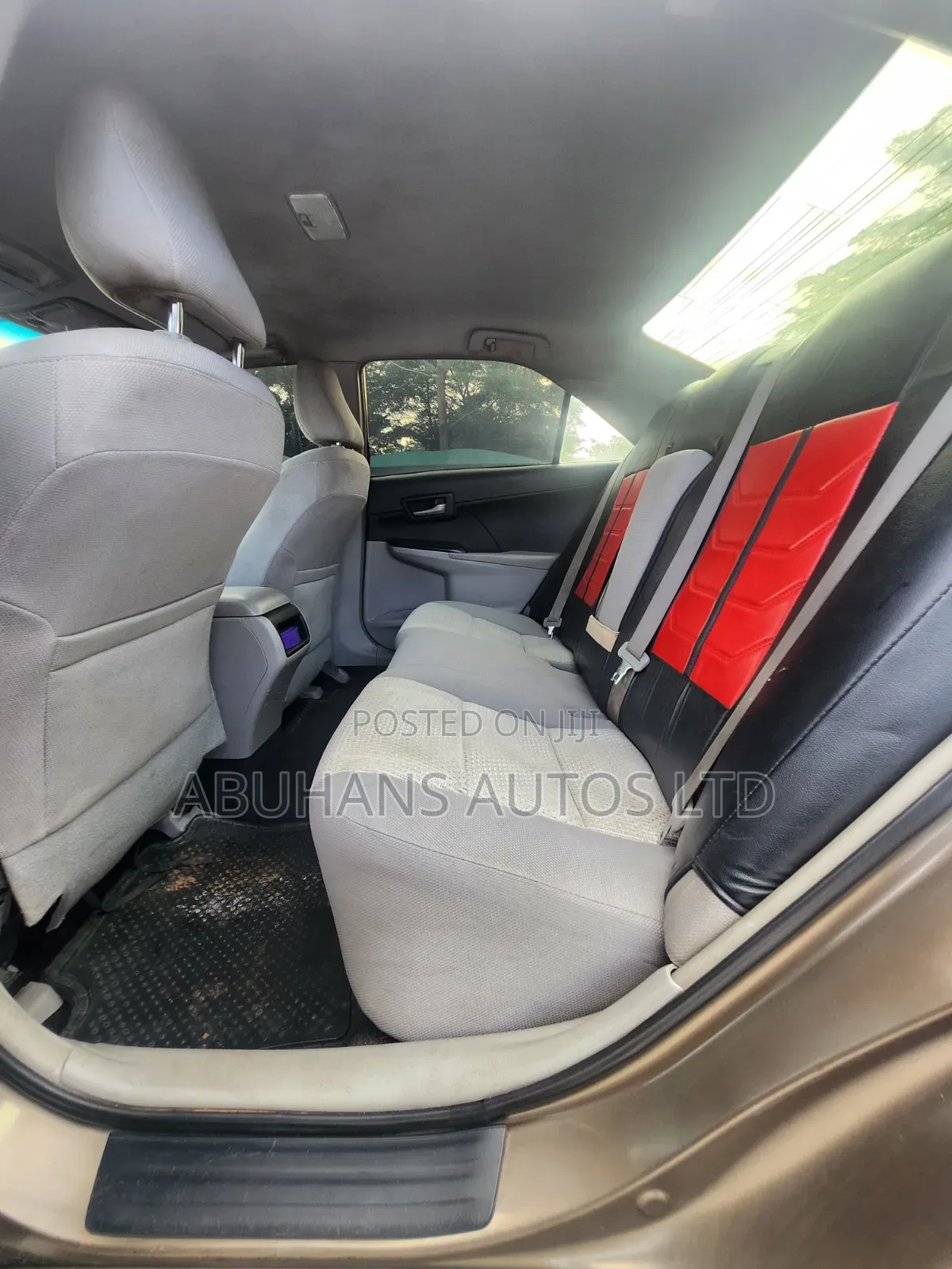 Toyota Camry LE 4dr Sedan (2.5L 4cyl 6A) 2014 Gold