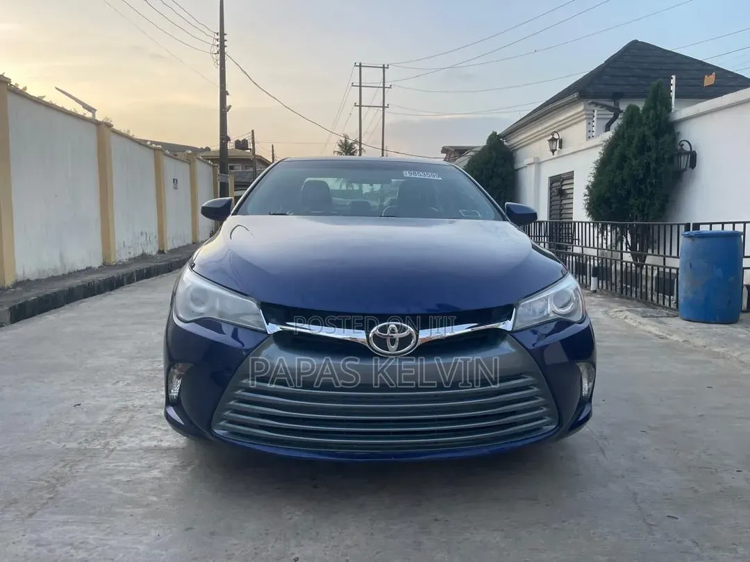 Toyota Camry SE 4dr Sedan (2.5L 4cyl 6A) 2015 Blue