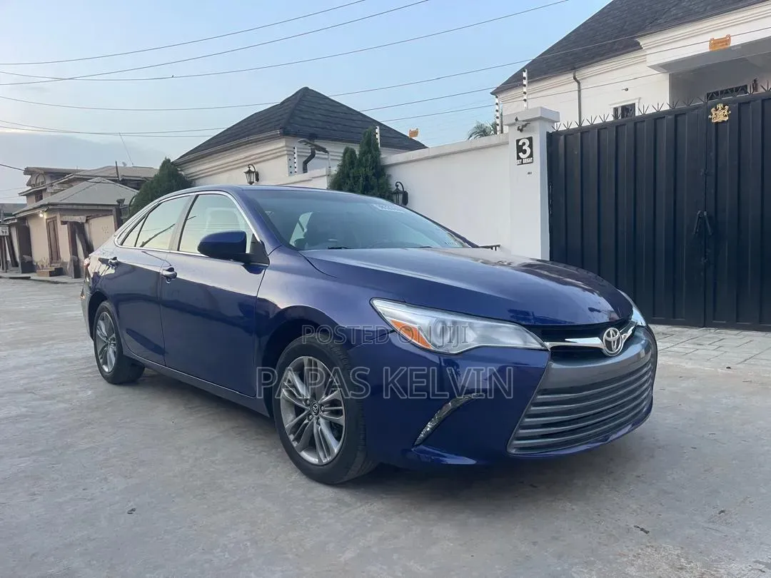 Toyota Camry SE 4dr Sedan (2.5L 4cyl 6A) 2015 Blue