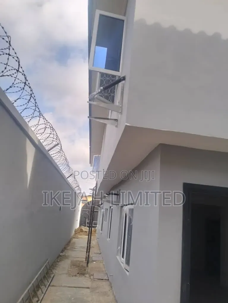 3bdrm Block of Flats in Ifako-Ogba for sale