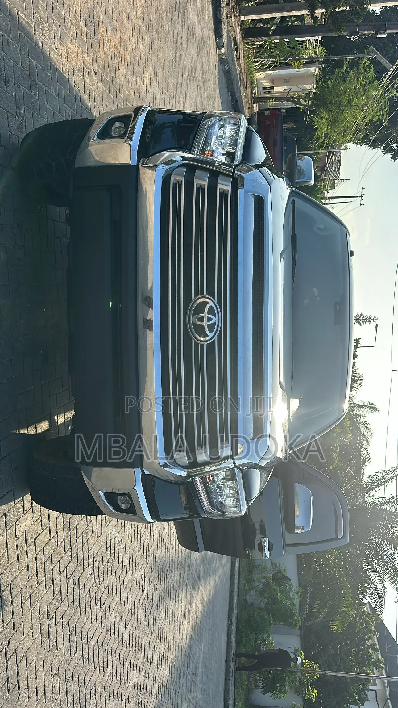Toyota Tundra Limited 5.7L V8 4x4 Double Cab 6.6 ft. box 145.7 in. WB