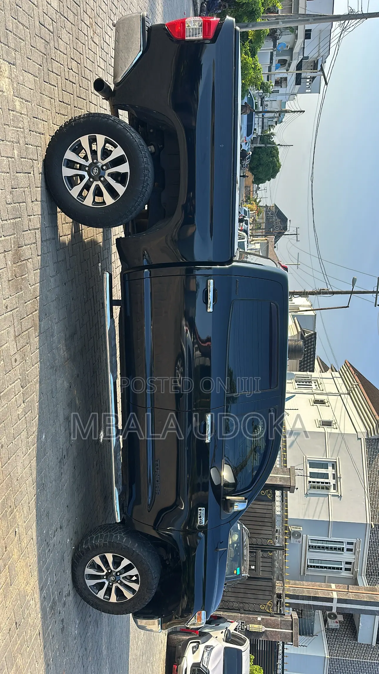 Toyota Tundra Limited 5.7L V8 4x4 Double Cab 6.6 ft. box 145.7 in. WB