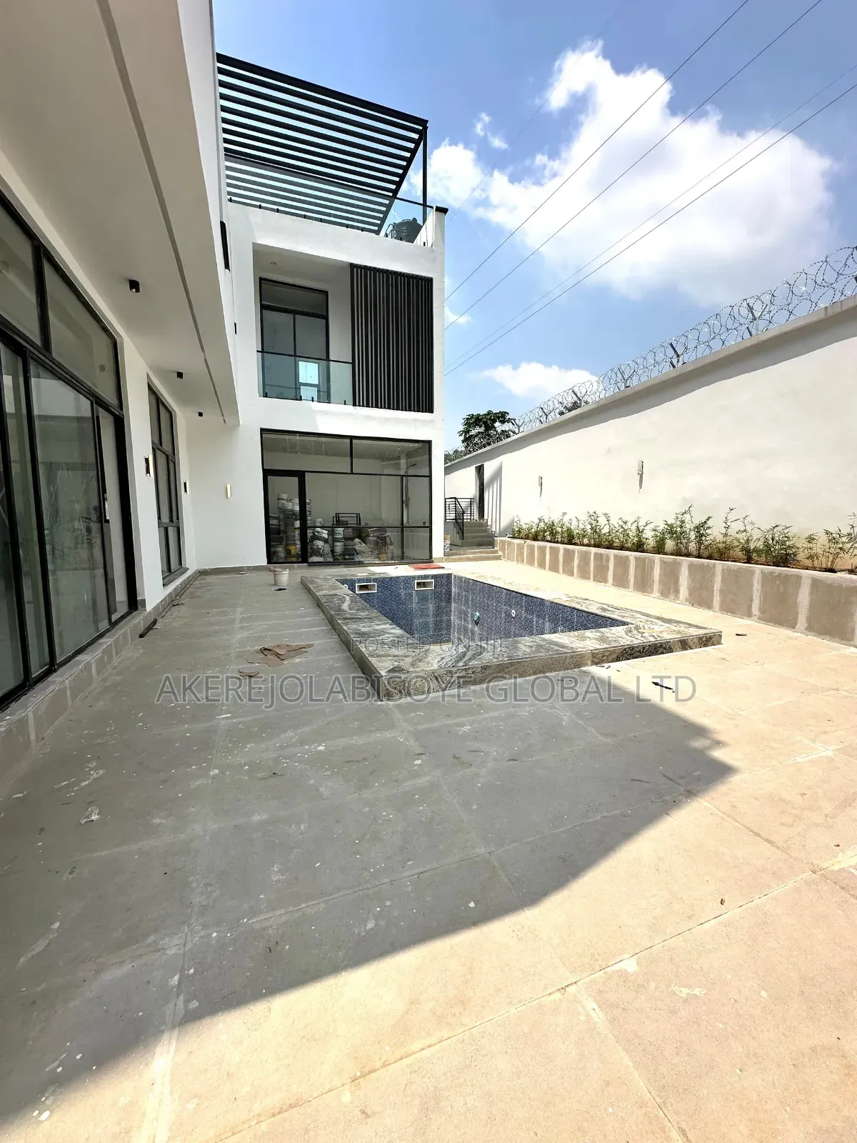 7bdrm Duplex in Guzape Abuja for sale