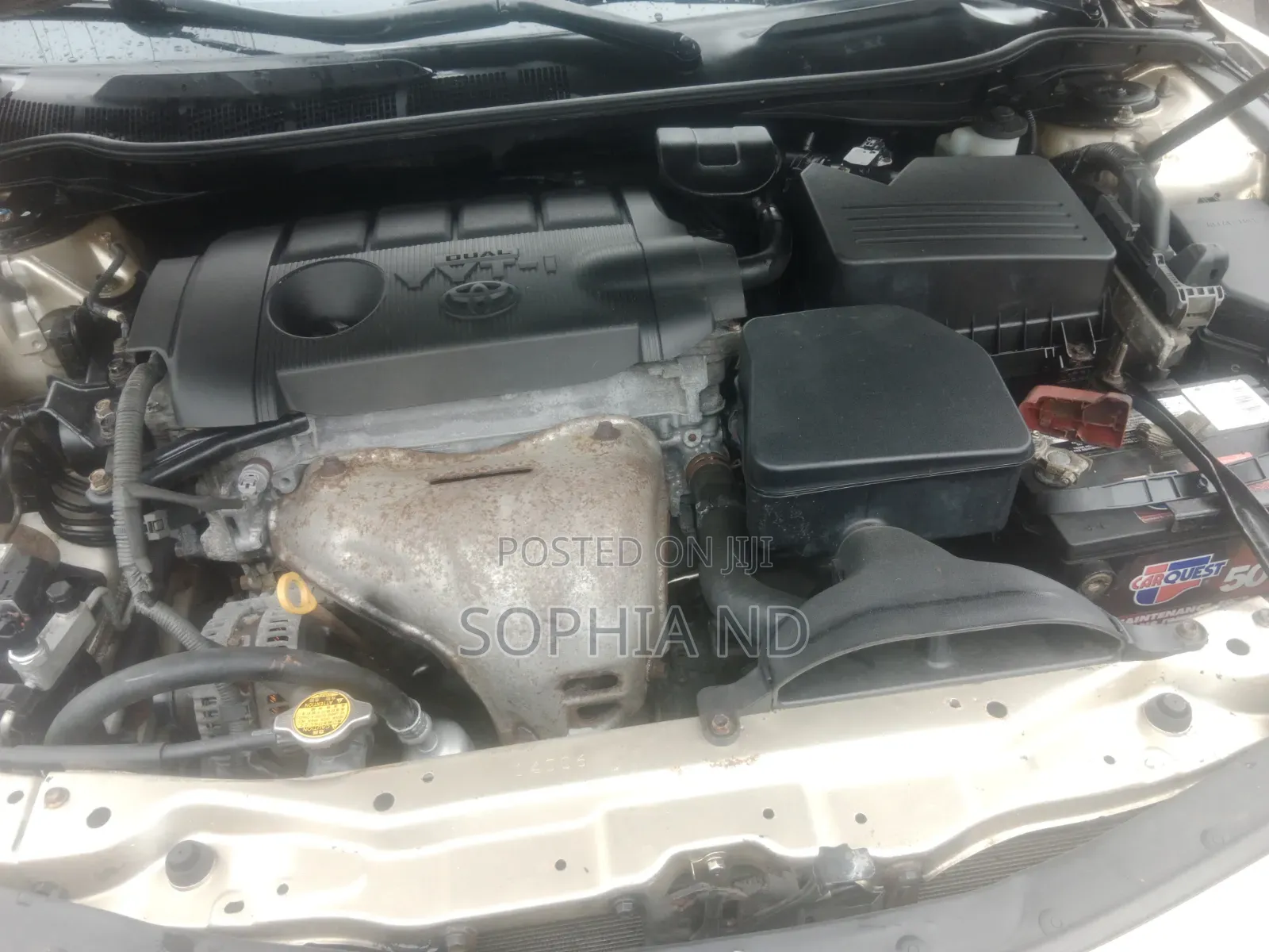 Toyota Camry 2011 Gold