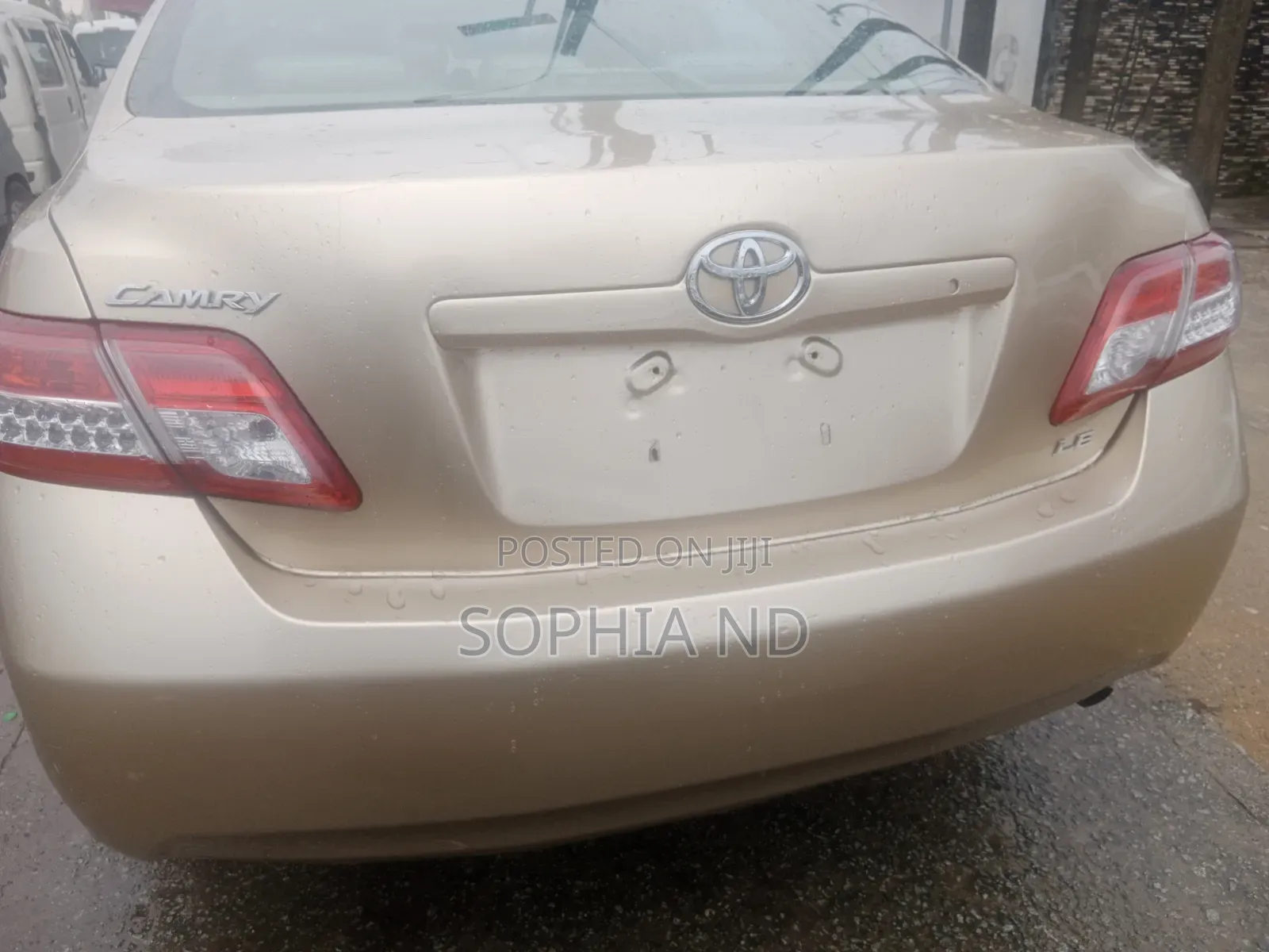 Toyota Camry 2011 Gold