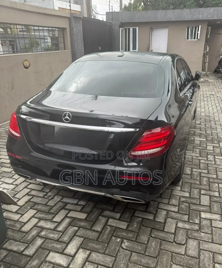 Mercedes-Benz E300 4Matic AWD Sedan (2.0L 4cyl 9A) 2017 Black