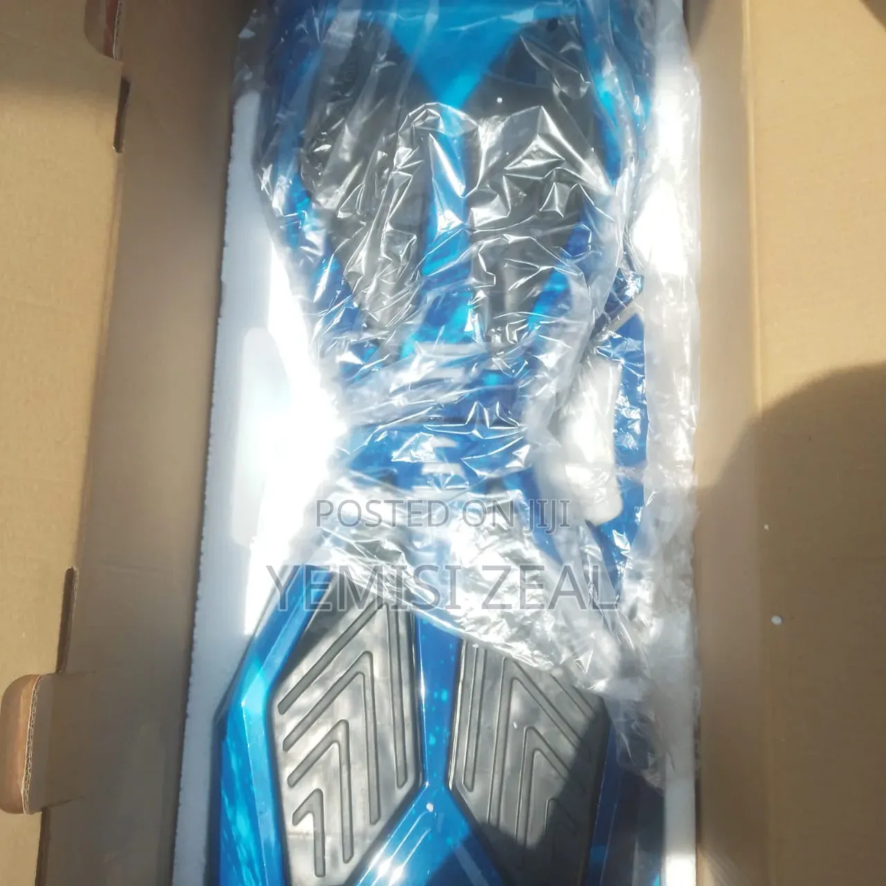 8Inches Hoverboard With Remote Control, Led Lights and Bluetooth