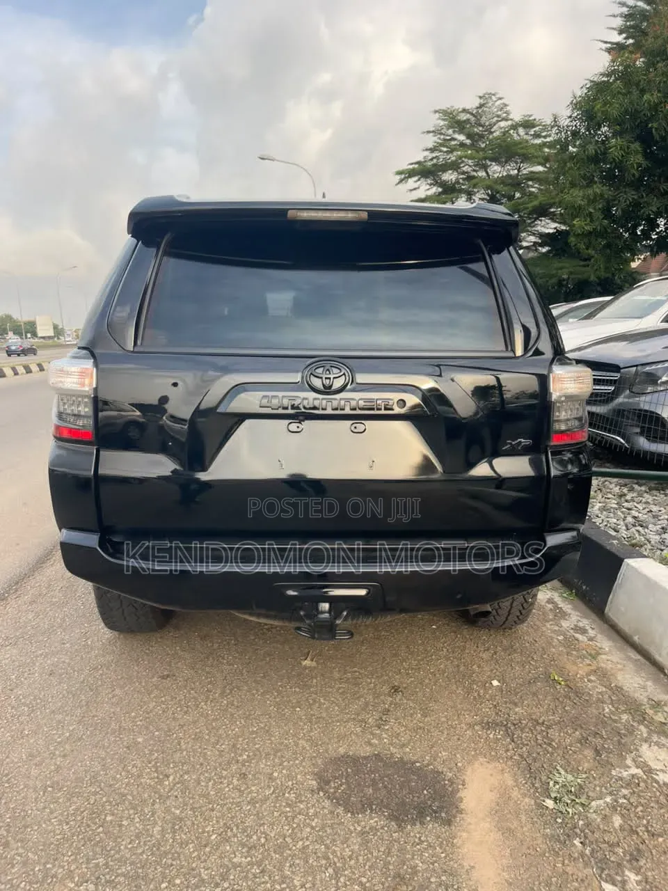 Toyota 4-Runner SR5 4x2 2018 Black
