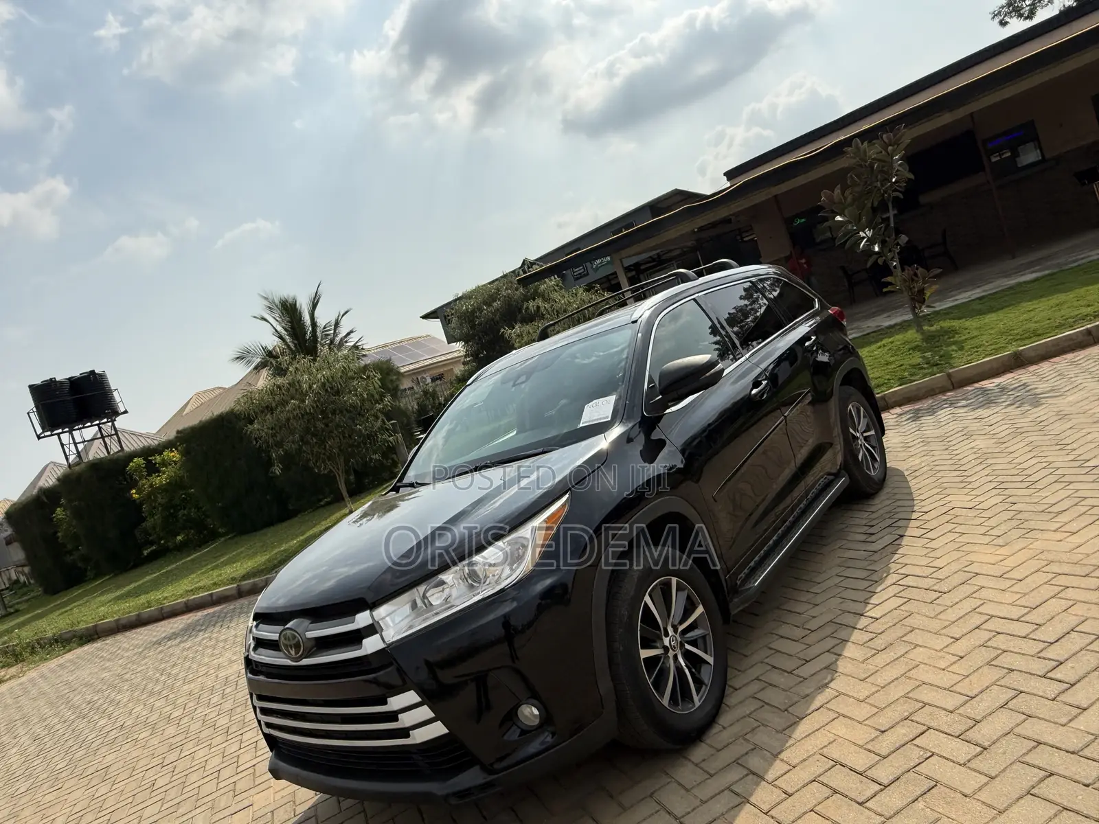 Toyota Highlander XLE 4x4 V6 (3.5L 6cyl 8A) 2018 Black